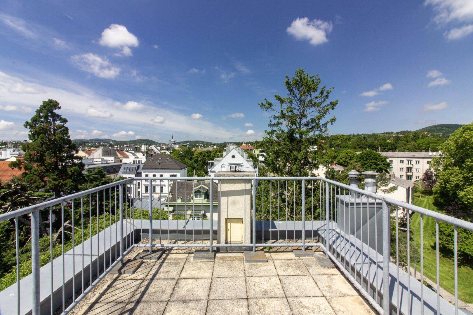 mit Blick in die Weinberge und den Wienerwald