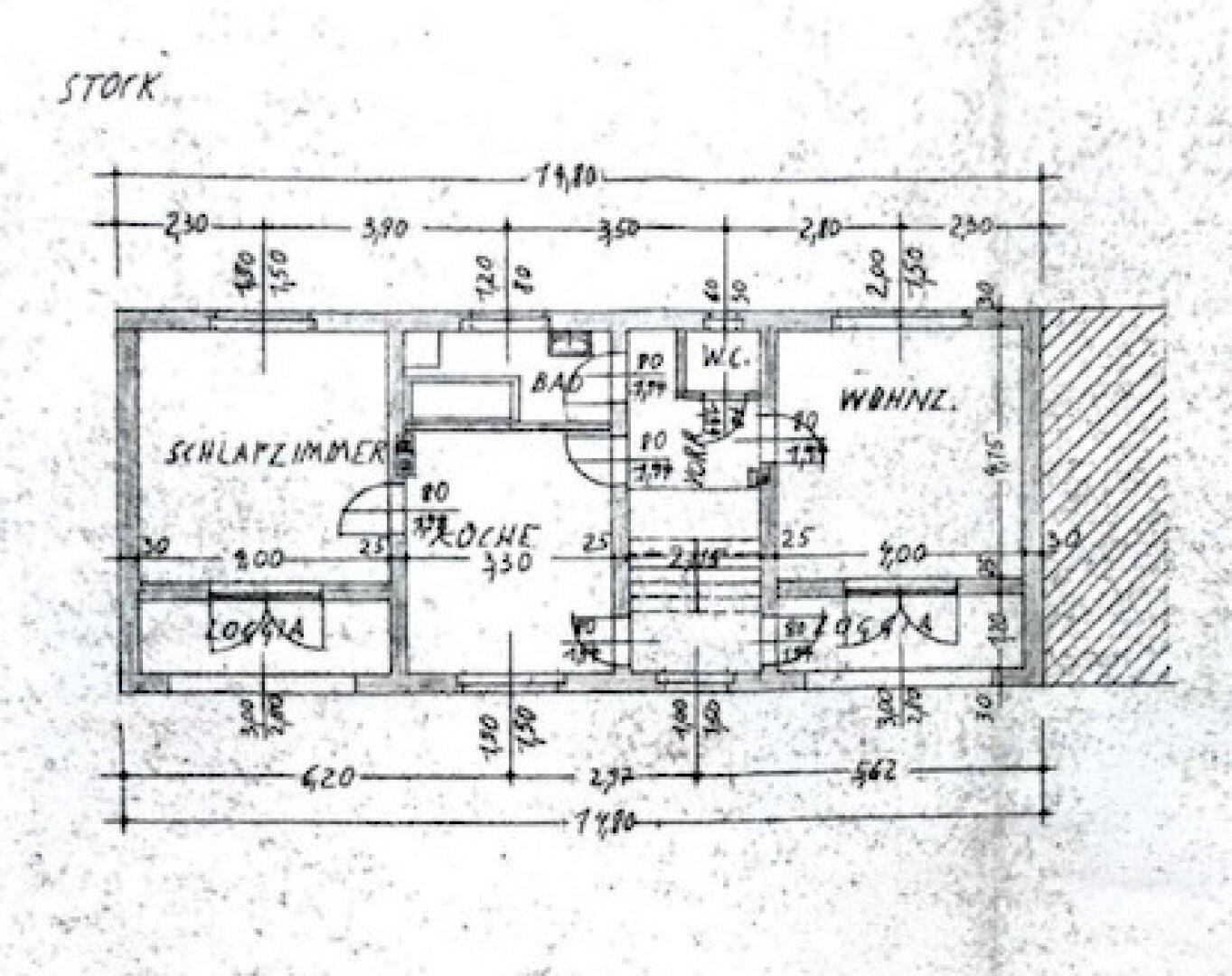Grundriss des ersten Stocks mit Schlafzimmer, Bad, WC, Wohnzimmer und Loggia.