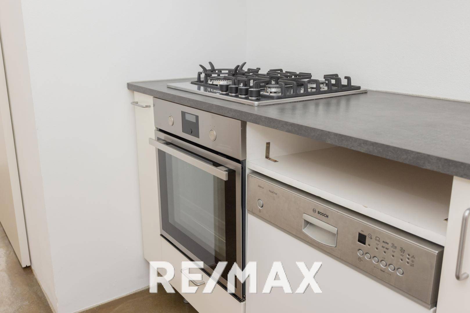 Geschirrspüler/Backofen