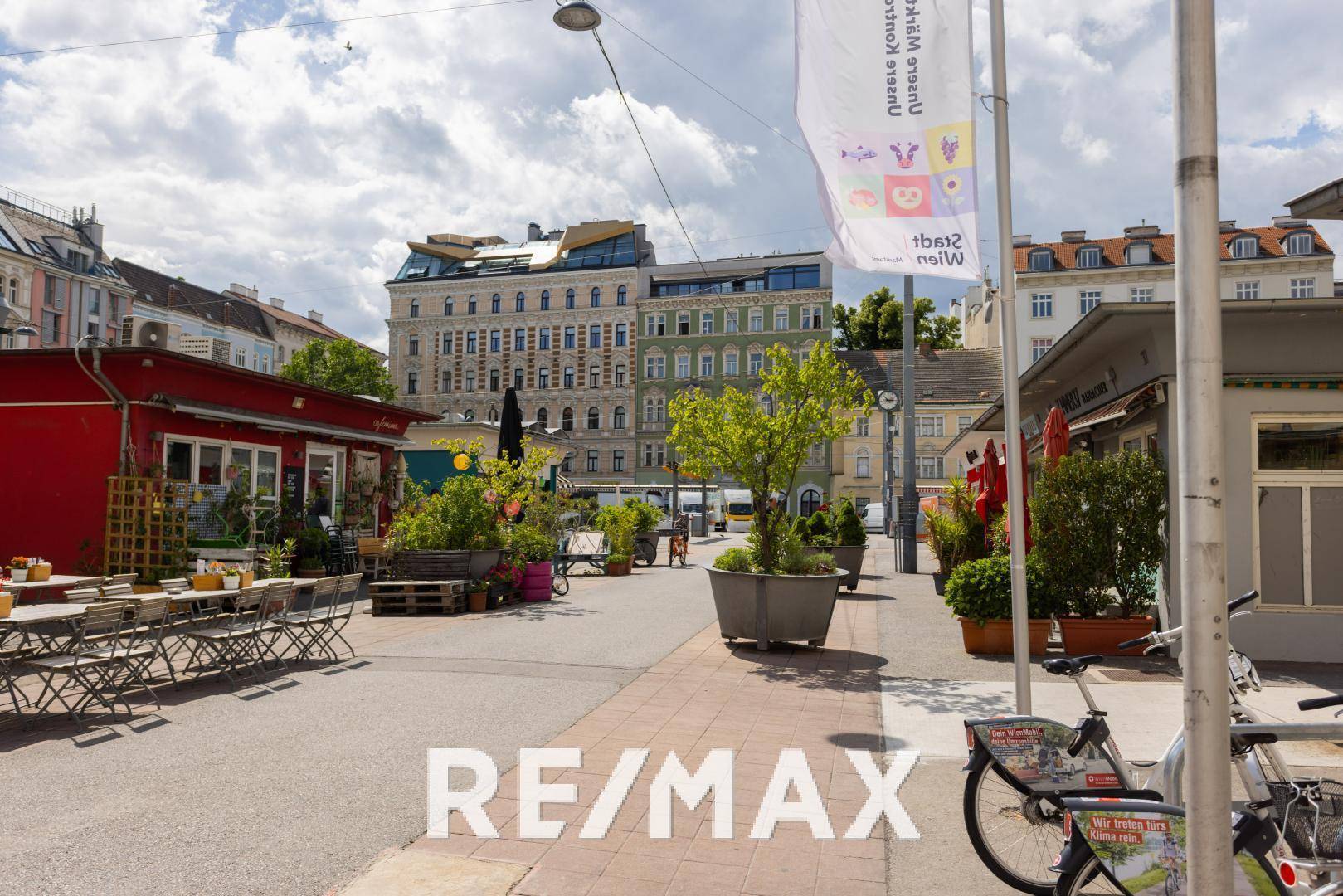 Karmelitermarkt (3 Minuten zu Fuß)