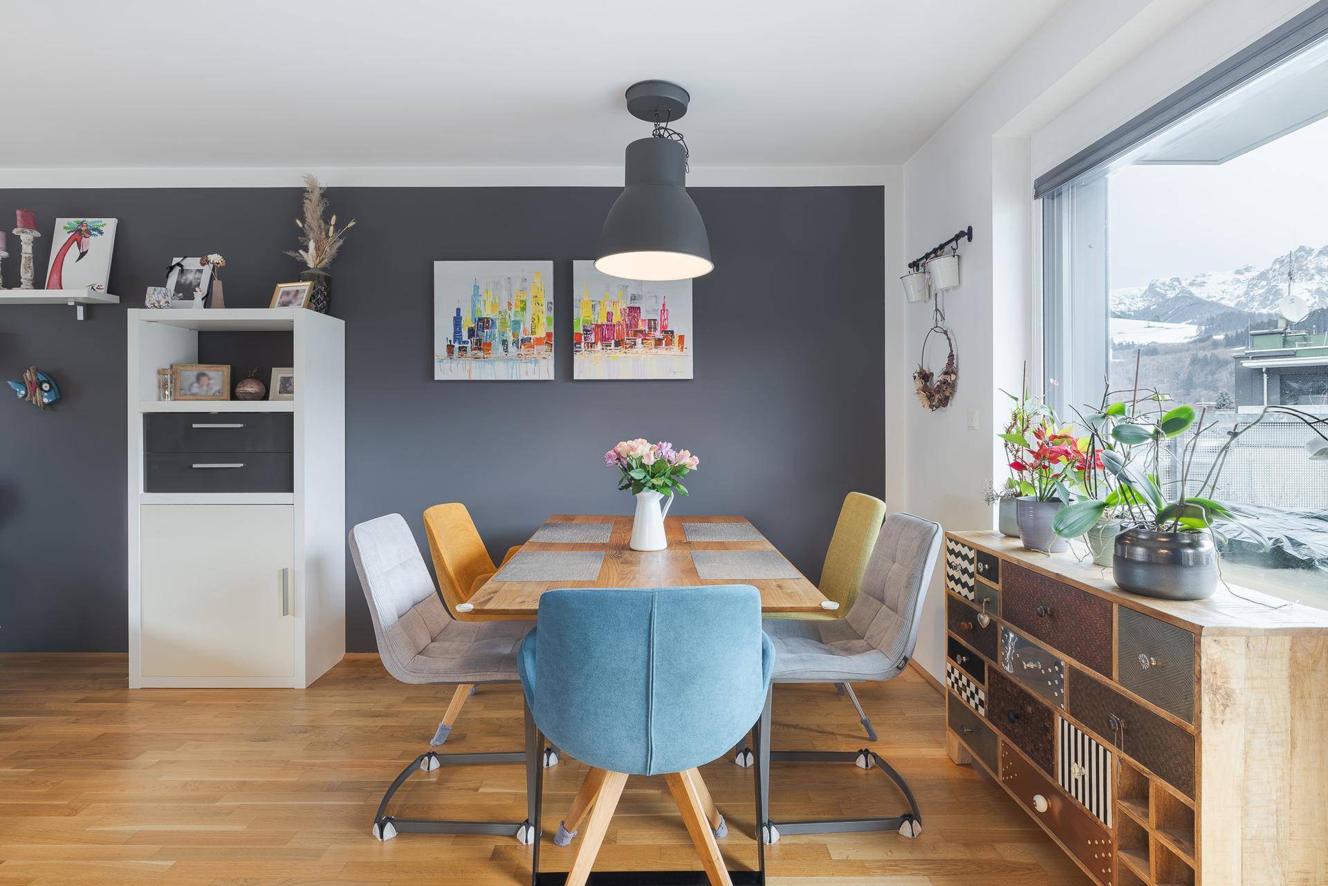 GROSSZÜGIGE 3-ZIMMER-WOHNUNG MIT BERGBLICK IN ZENTRALER LAGE - Ansicht 4