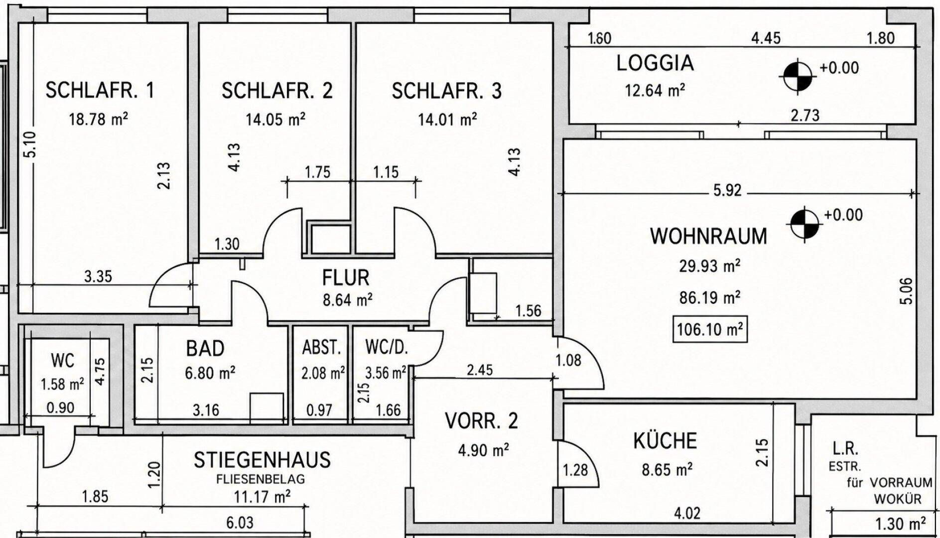 Grundriss einer Wohnung mit drei Schlafzimmern, Wohnraum, Küche und Loggia.