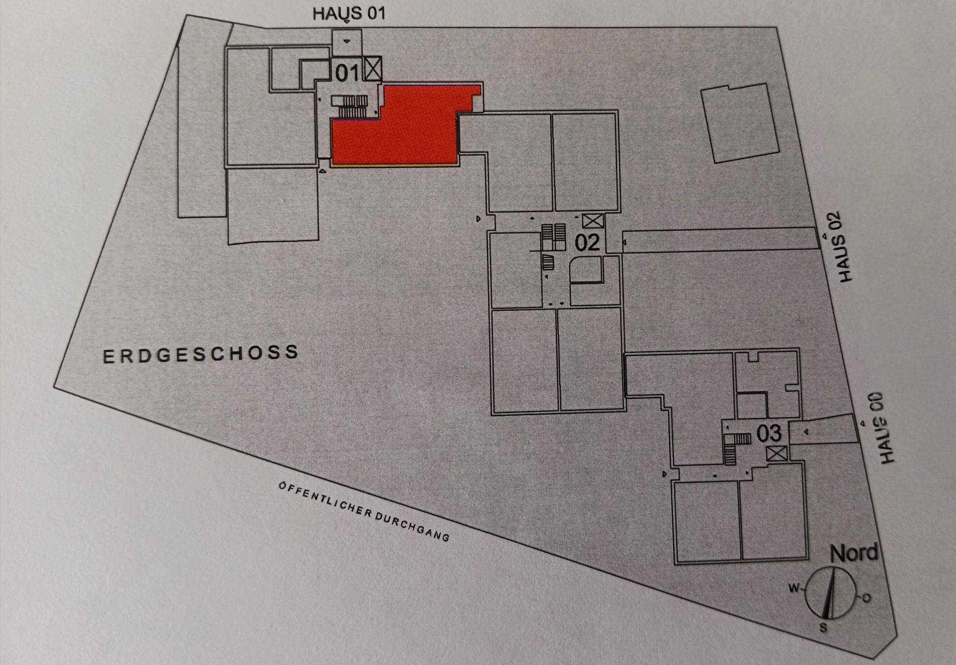 Übersichts-Grundriss des Erdgeschosses mit hervorgehobener Wohneinheit.