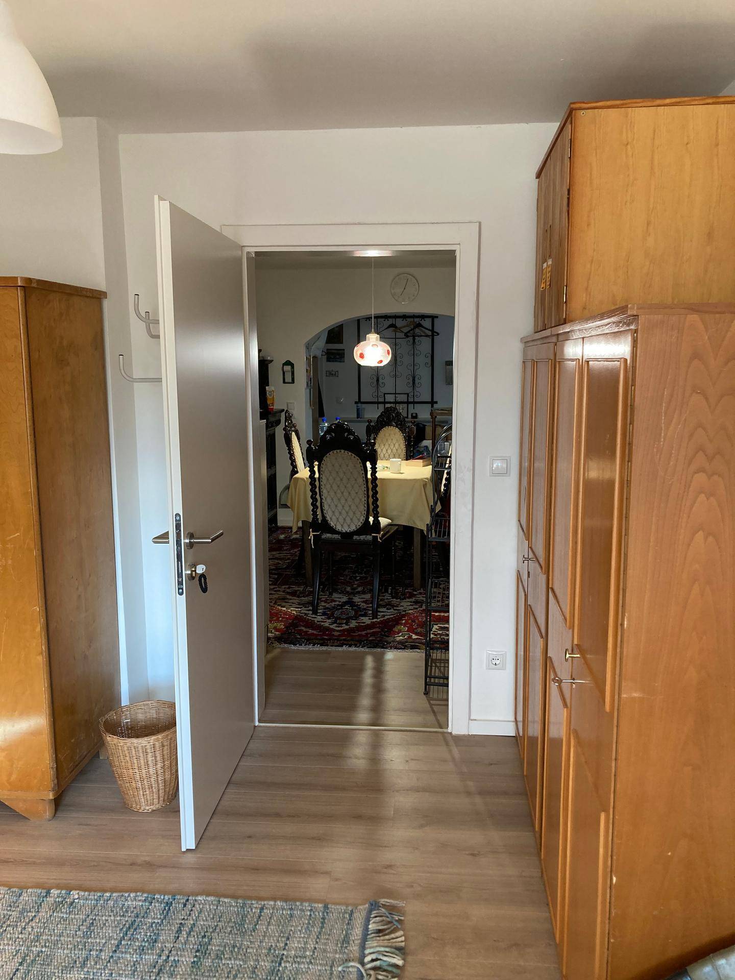 Zimmer, eigenes Bad, Küche (manchmal gemeinsam), Balkon - Ansicht 6