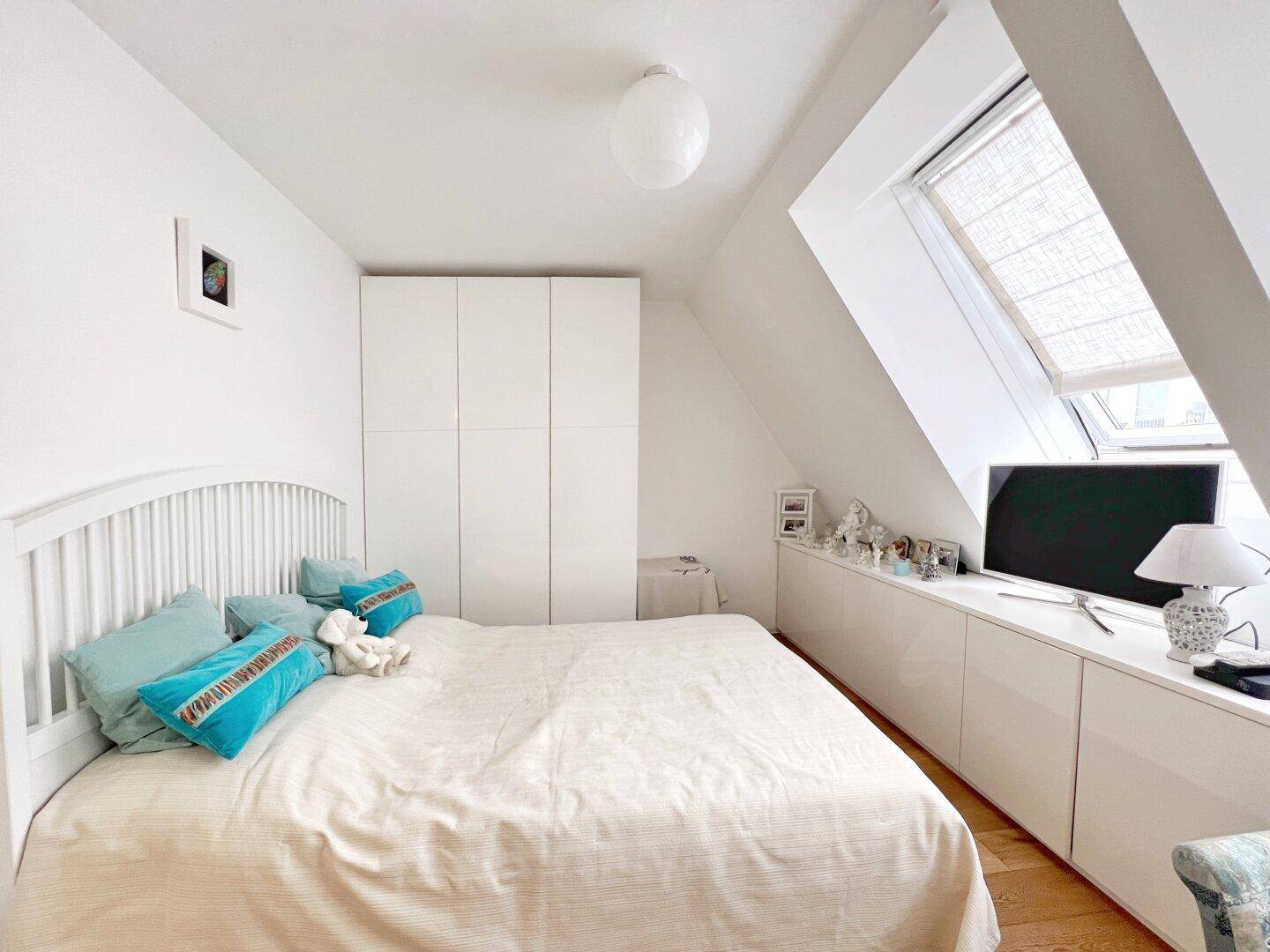Schlafzimmer 1