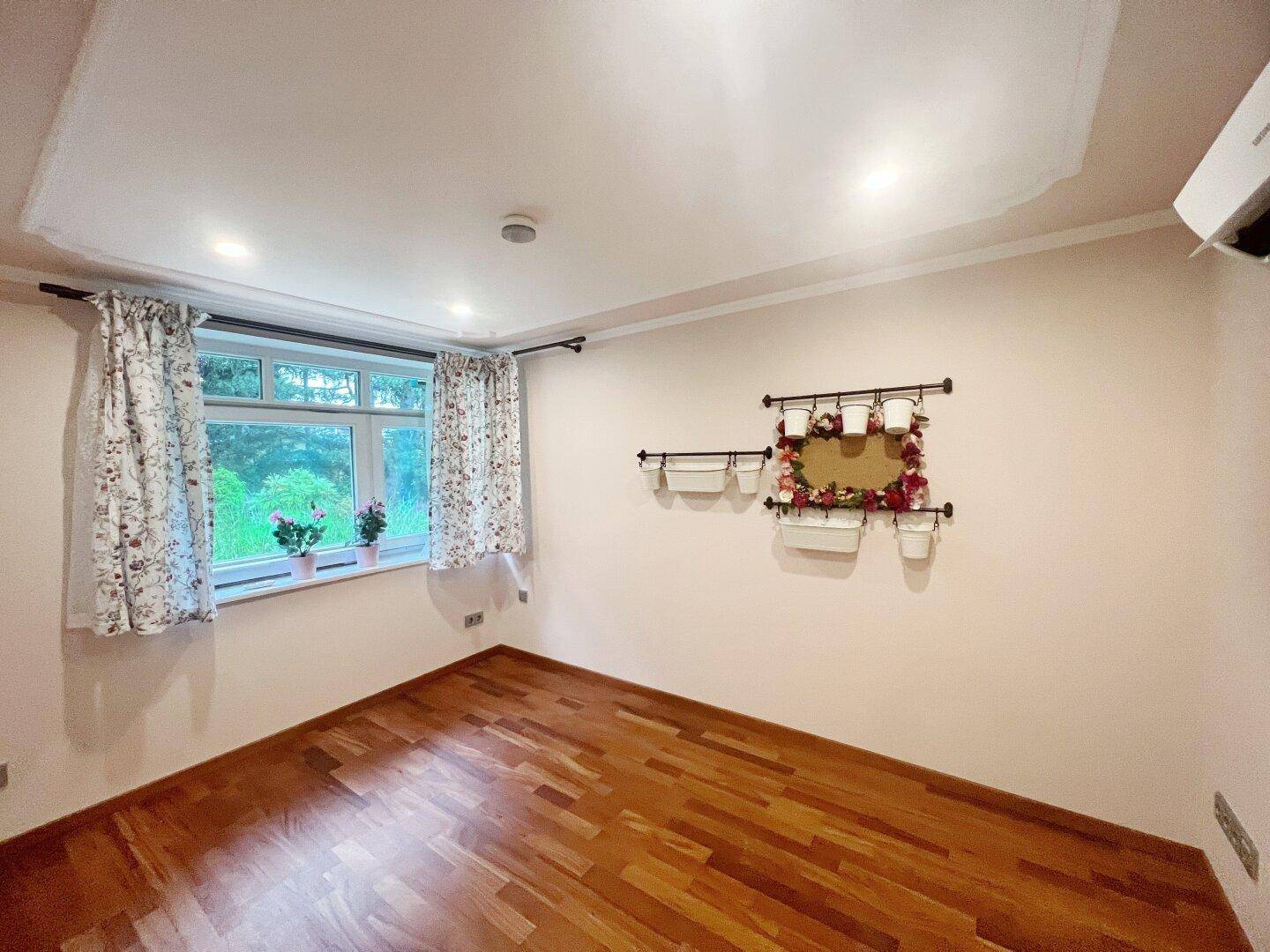 Schlafzimmer UG