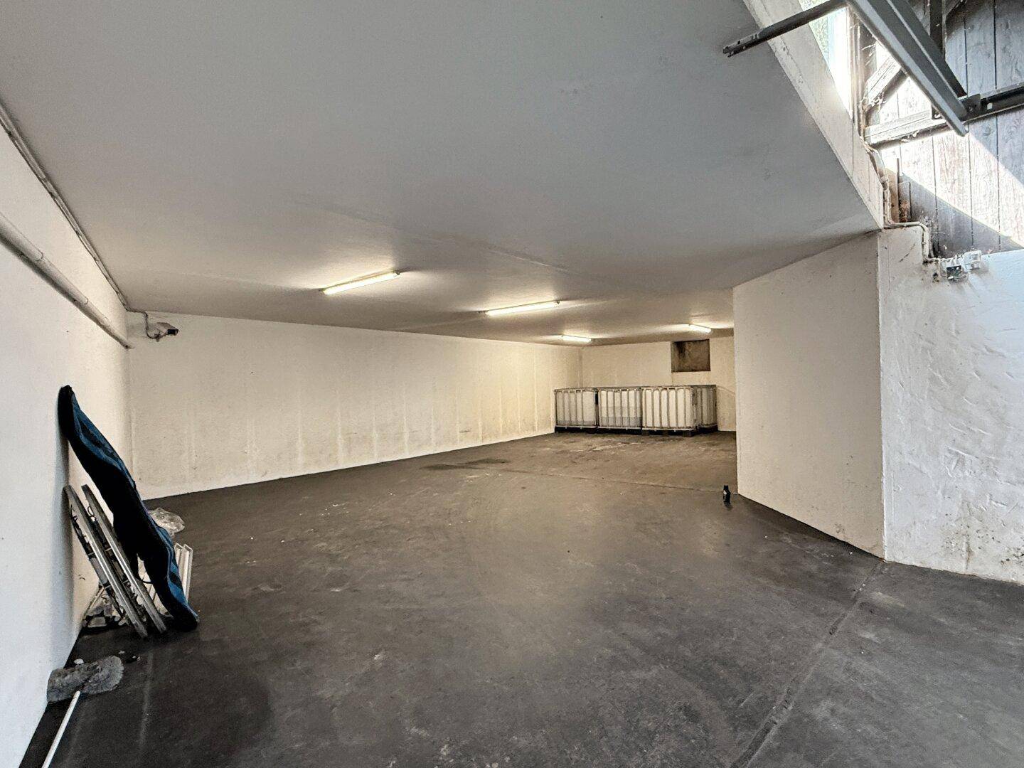 Garage für ca.6 Autos