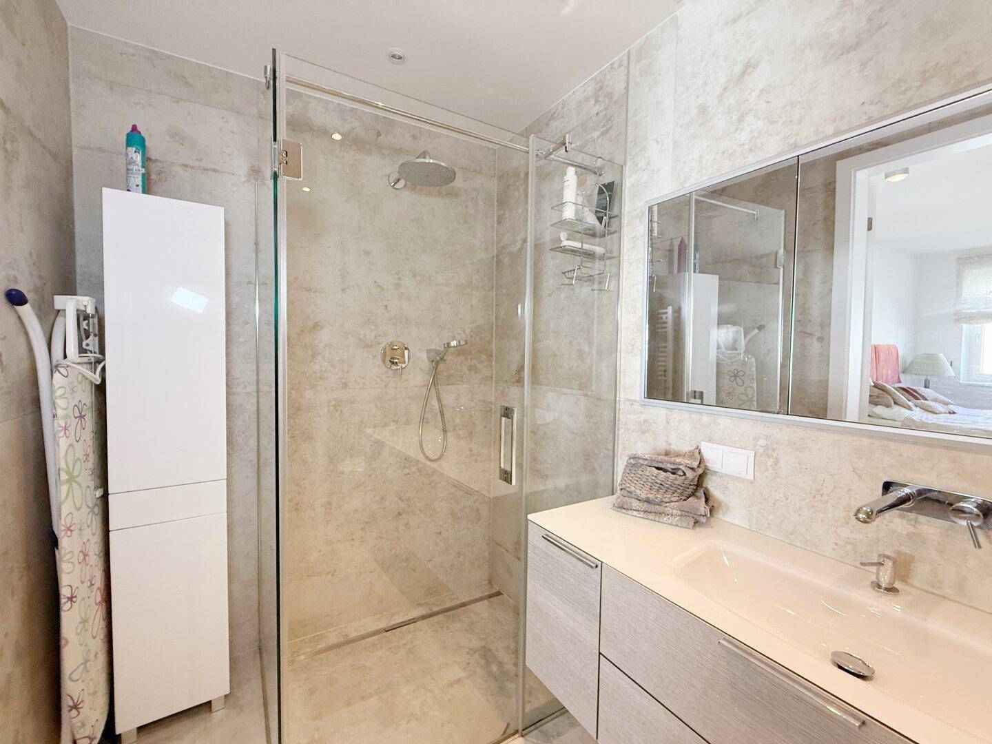 Badezimmer Schlafzimmer 3