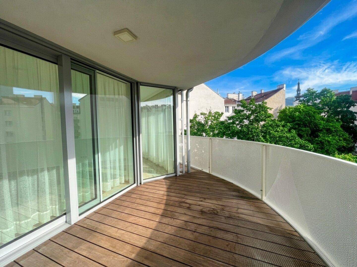 Loggia 2