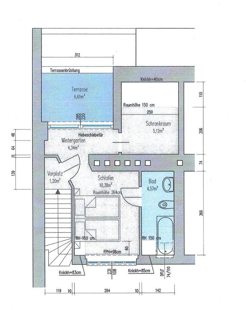 Grundriss der oberen Ebene mit Schlafzimmer, Bad, Schrankraum, Wintergarten und Terrasse.