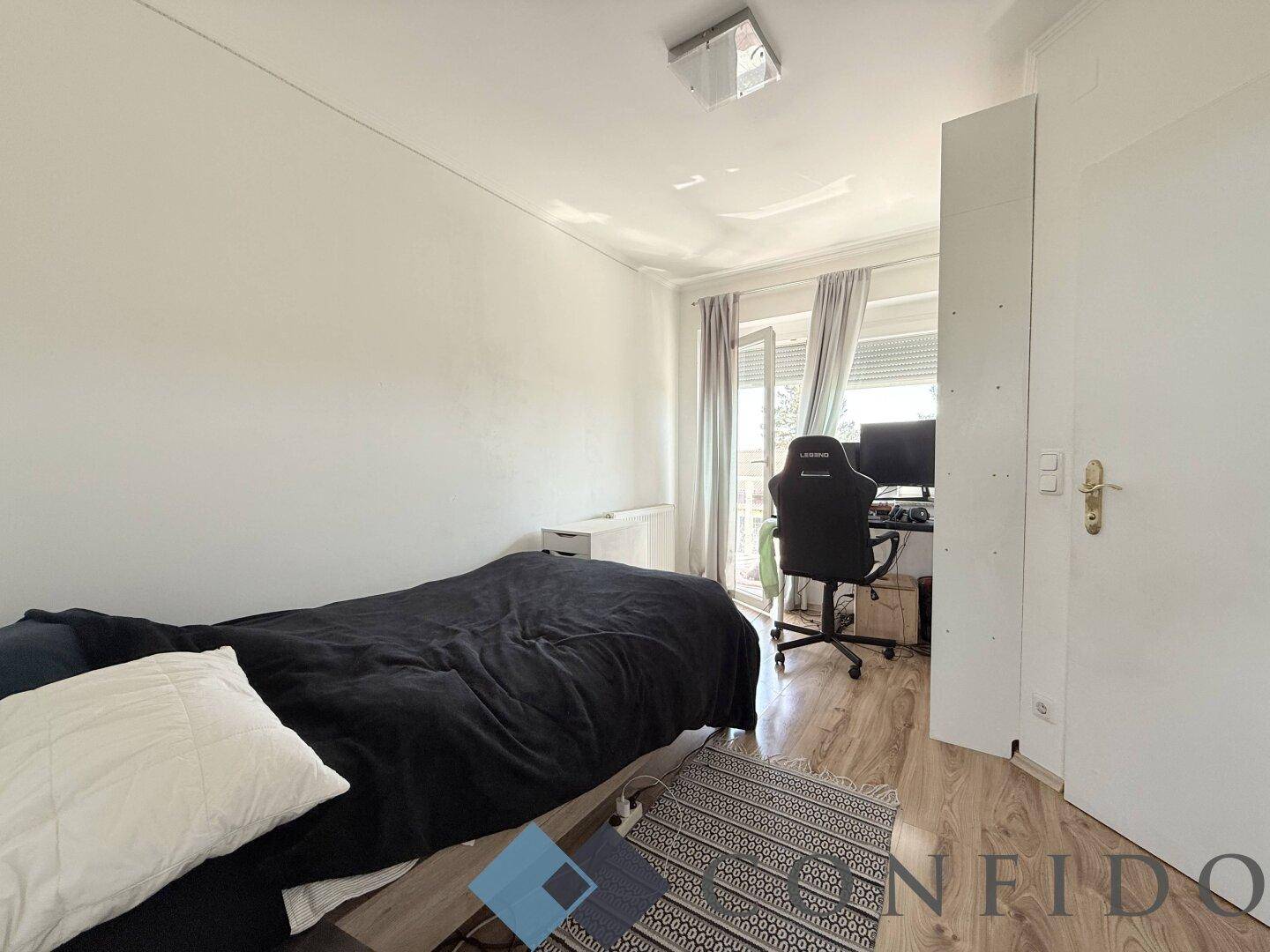 Zimmer 2 OG