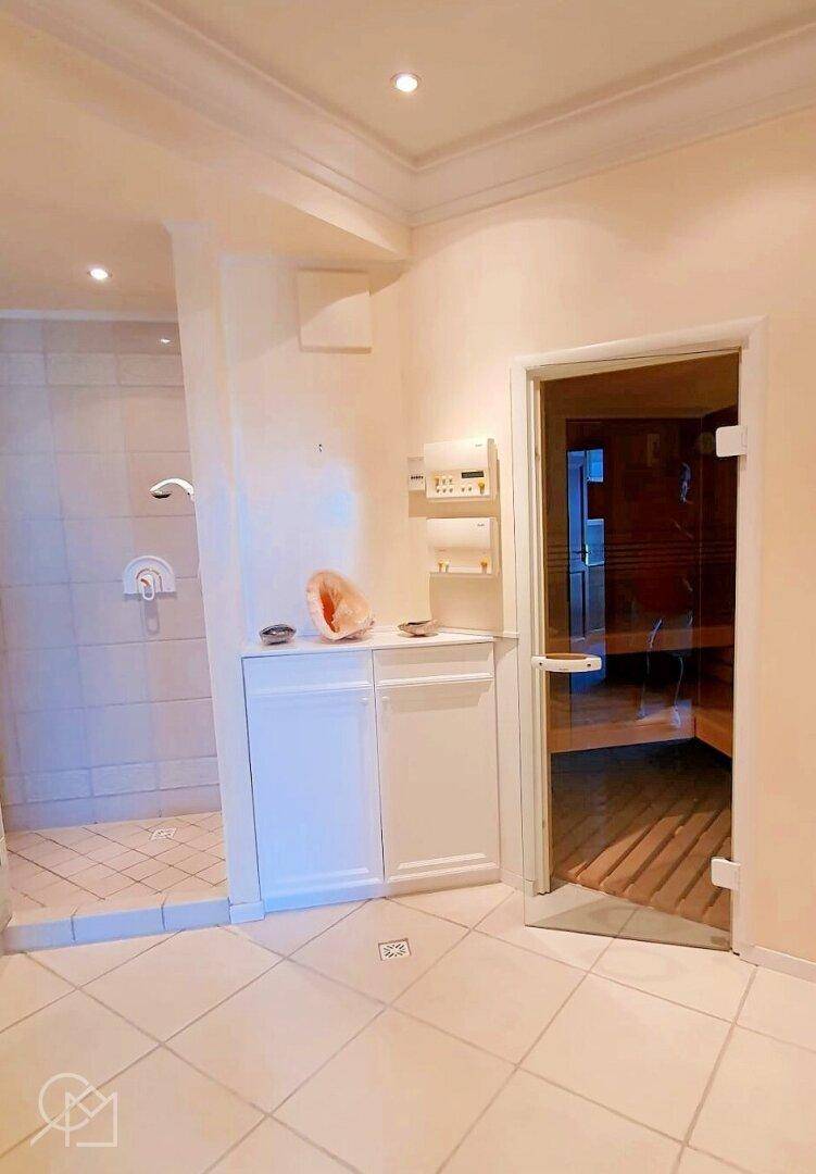Sauna mit Dusche