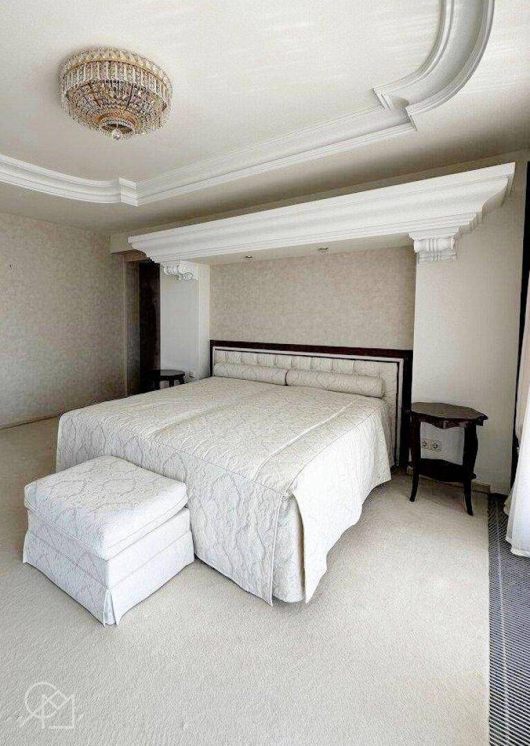 Master-Bedroom