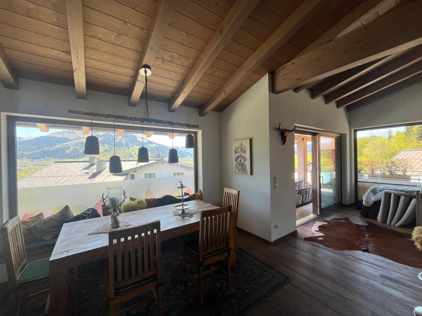 Exklusive Dachgeschosswohnung mit Sonnenterrasse und herrlichem Bergblick - Ansicht 6
