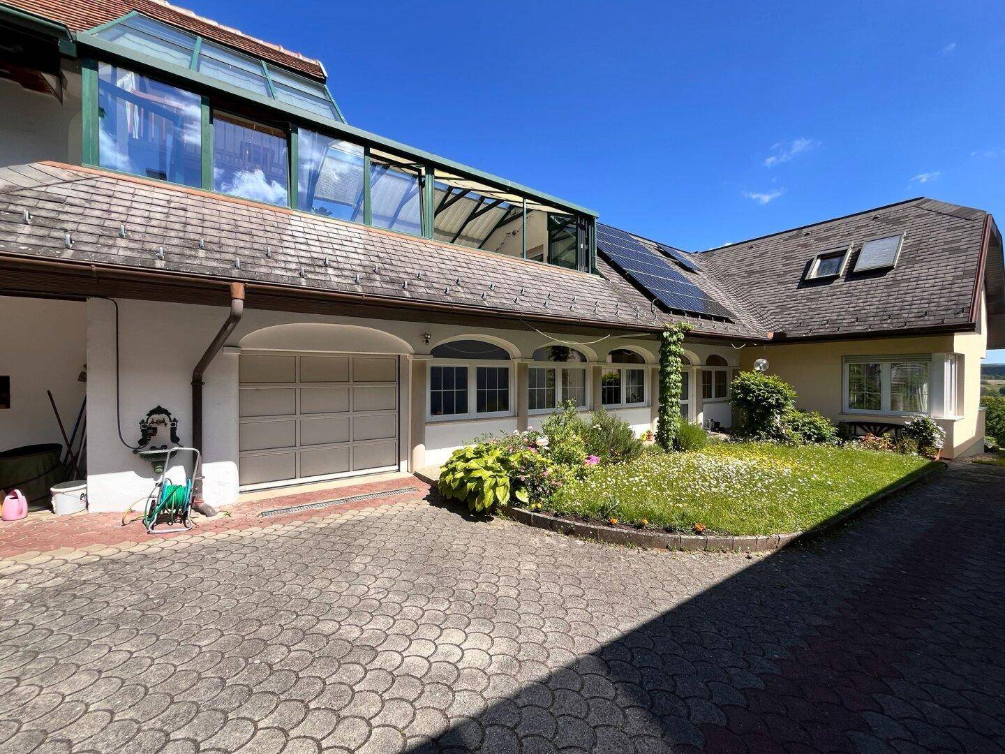 Stilvolles Einfamilienhaus in idyllischer ruhiger Lage in Großpetersdorf - Ansicht 2