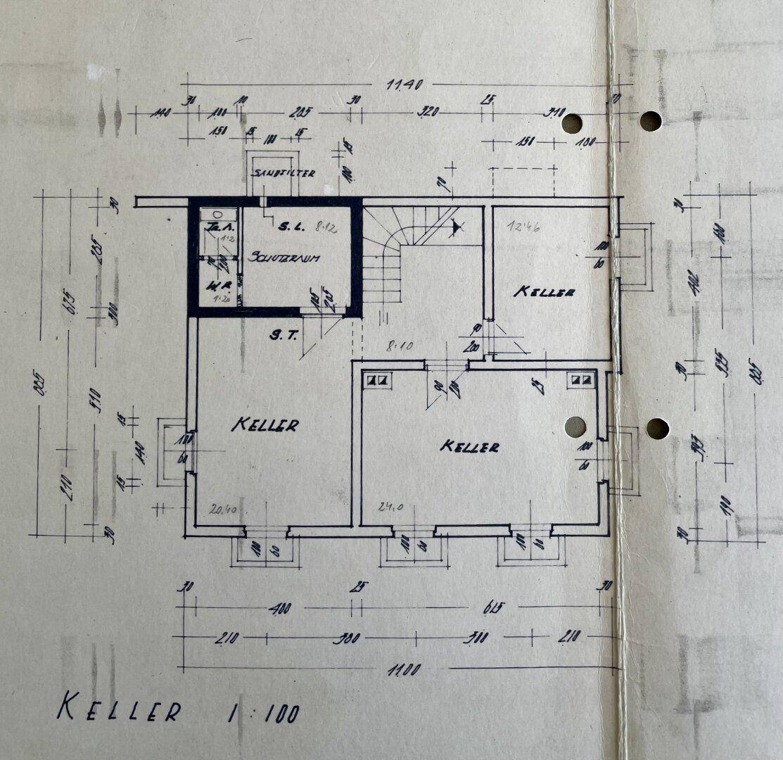 Grundriss des Kellergeschosses mit mehreren Kellerräumen und Treppenaufgang.