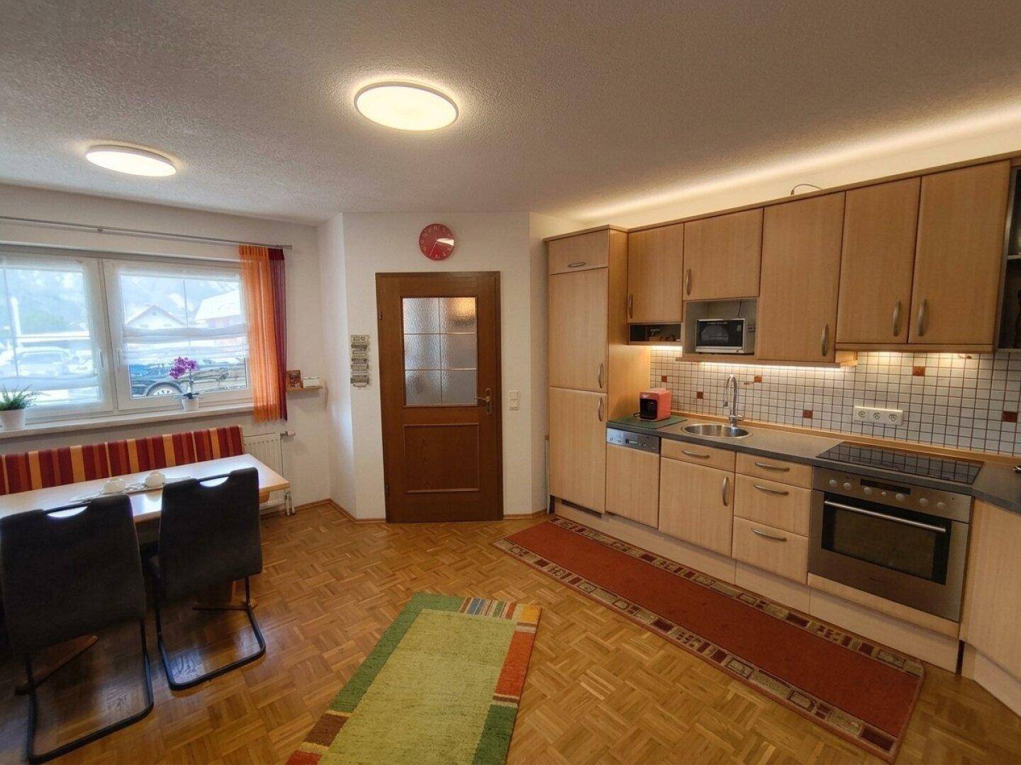 Wohnküche KG mit Zugang zu Zimmer