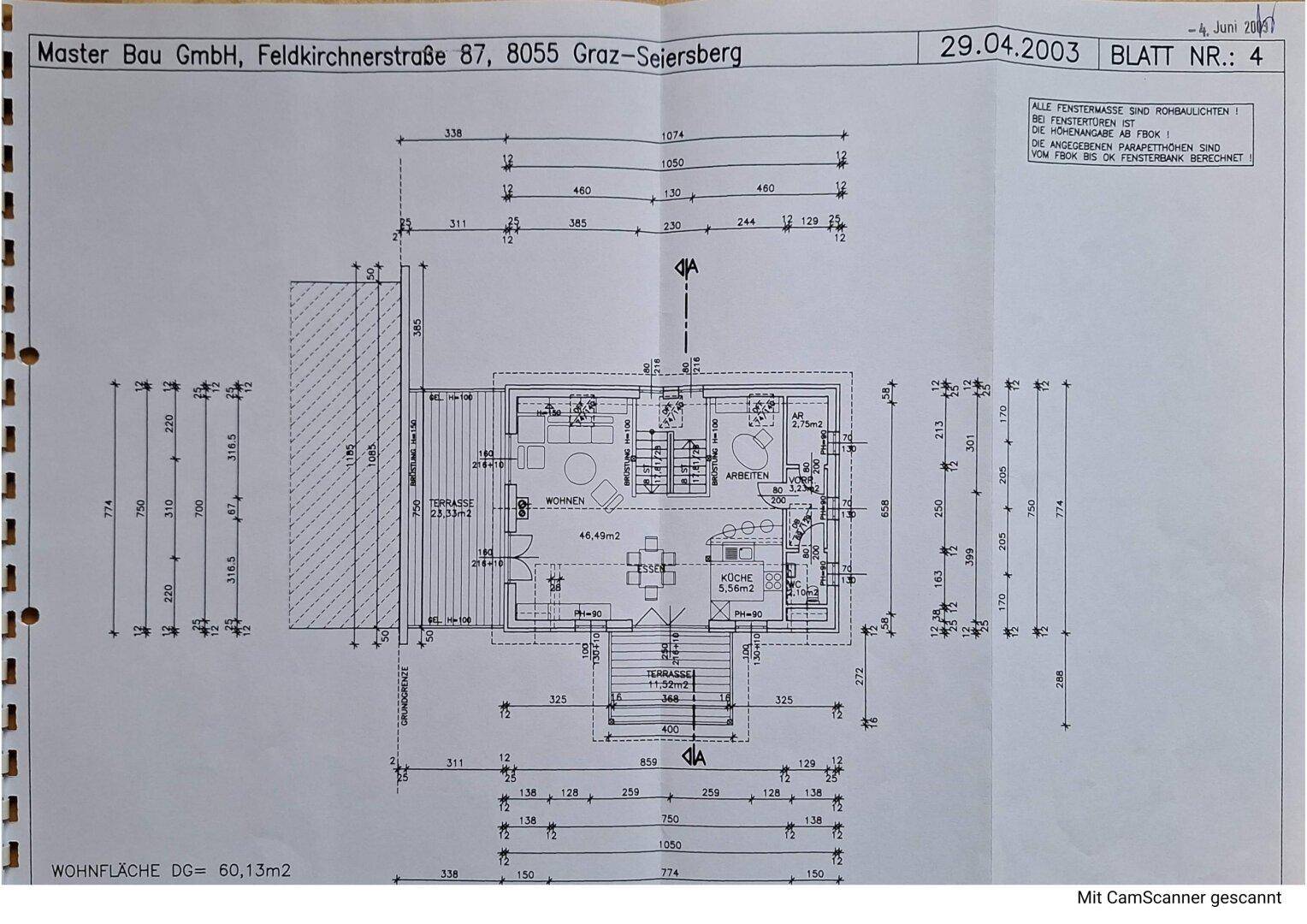 Grundriss des Dachgeschosses mit offenem Wohnbereich, Arbeitszimmer und Terrasse.