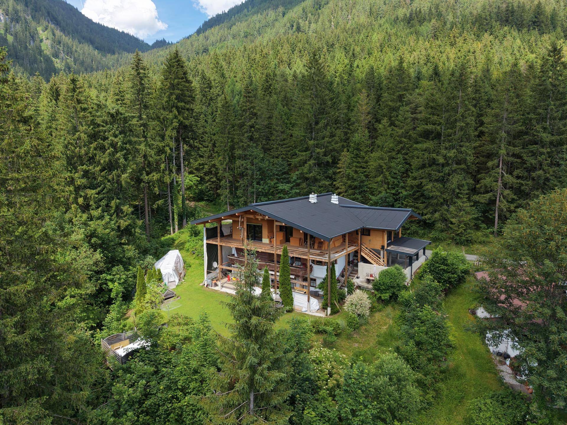 Mehrfamilienhaus mit Blick auf die Steinberge - Mehr