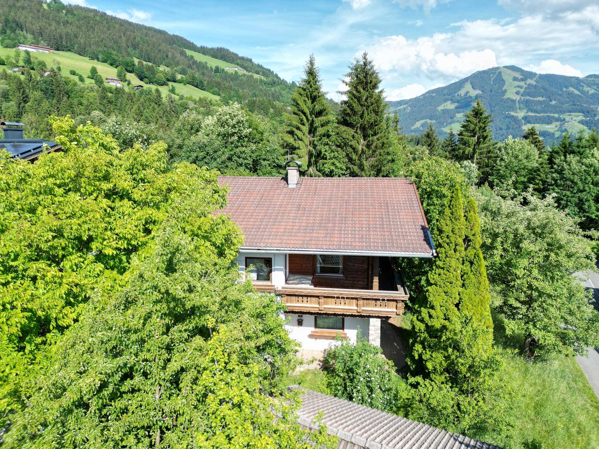 Ski-In/Ski-Out - Touristisch Nutzbares Einfamilienhaus in Sonnenlage - Mehr