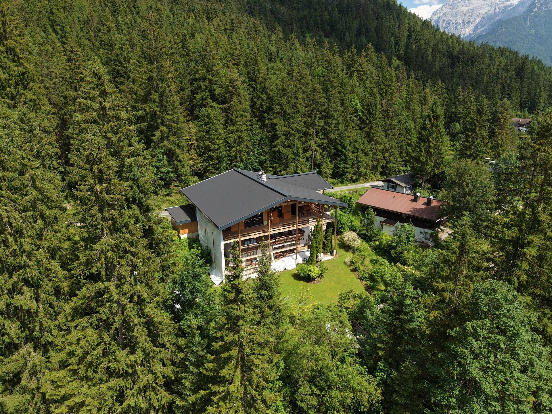 Mehrfamilienhaus mit Blick auf die Steinberge - Ansicht 2