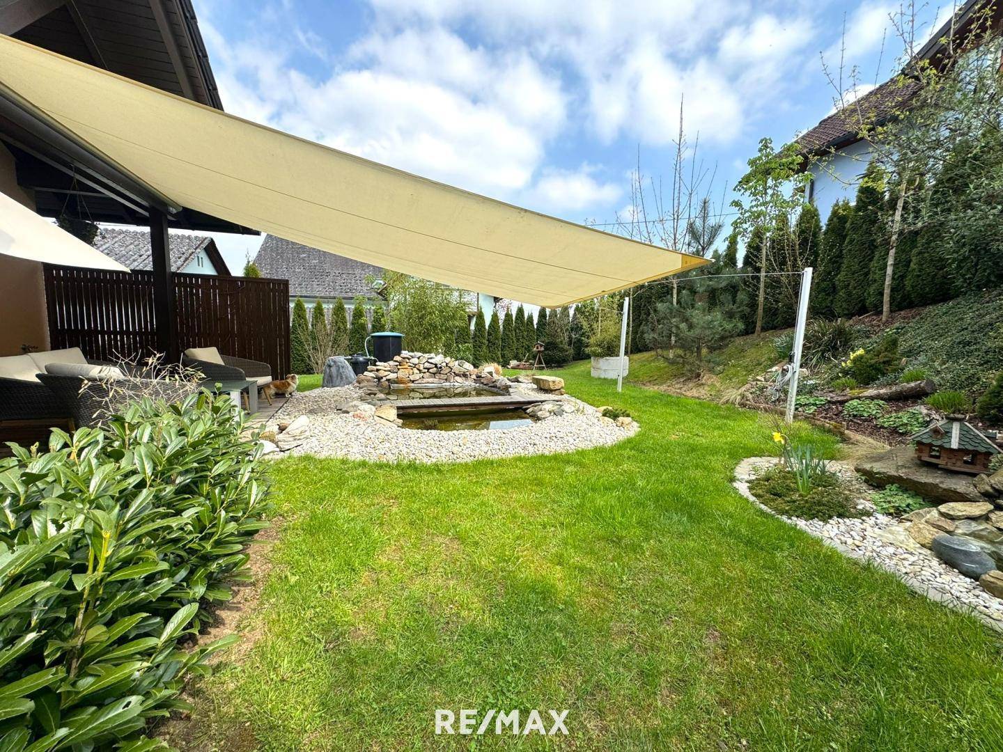 Ihr kleines Wohnparadies: Neuwertiger Bungalow mit Garten und Carport – pohled 4