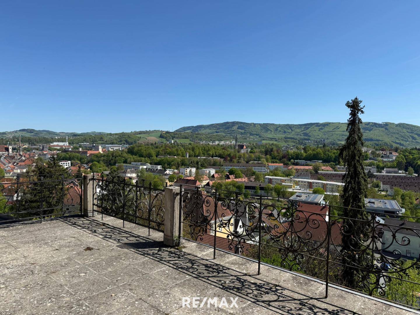 Wohnen in einzigartiger Aussichtslage in Steyr - Teilsaniert ! - Widok 3