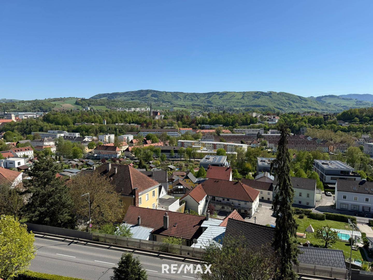 Wohnen in einzigartiger Aussichtslage in Steyr - Teilsaniert ! - Widok 6