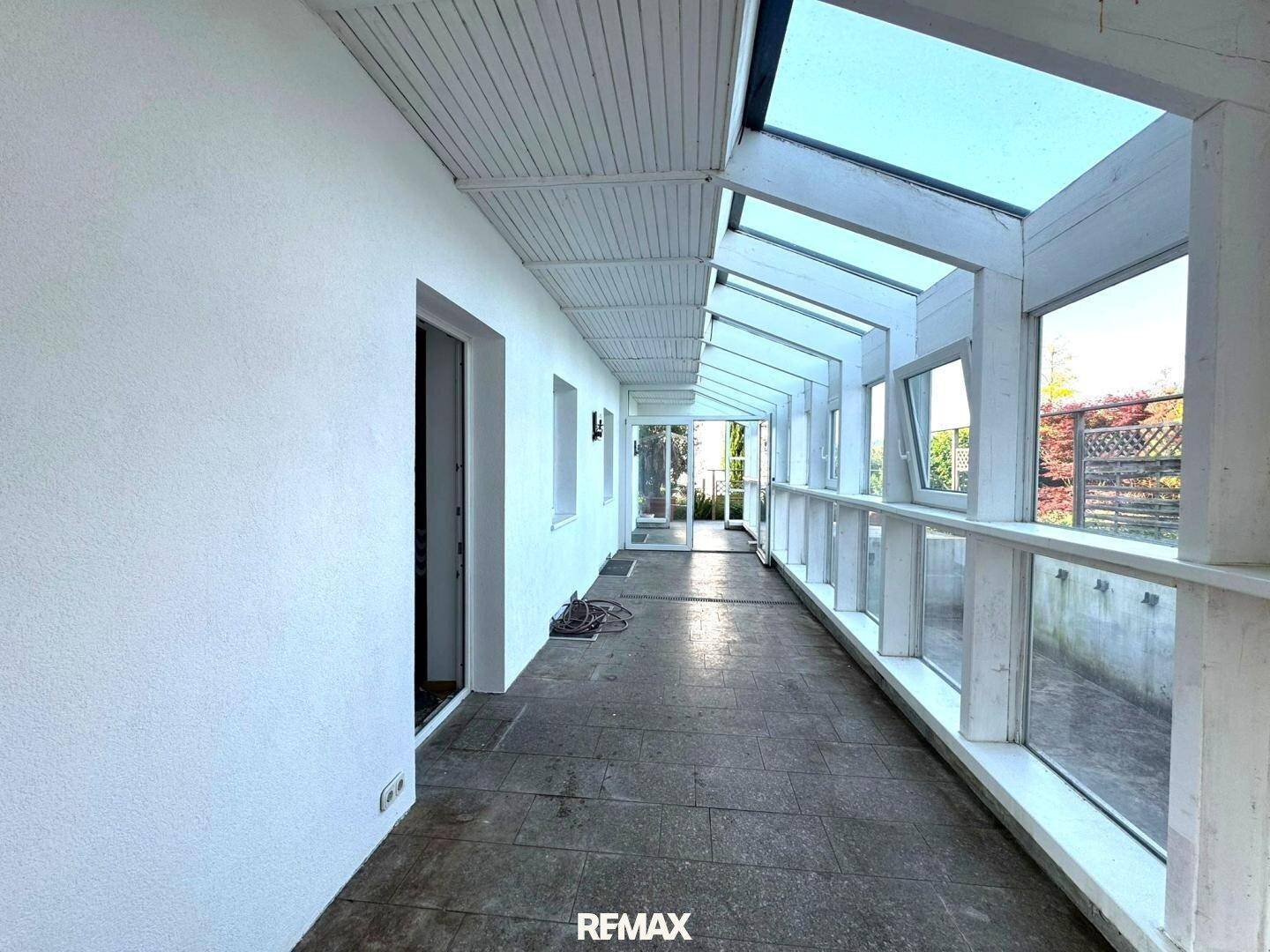 >>KAUFANBOTE LIEGEN VOR<< Gewerbeliegenschaft mit hochwertigem Wohnhaus und großzügigen Freiflächen in Pupping - Widok 5