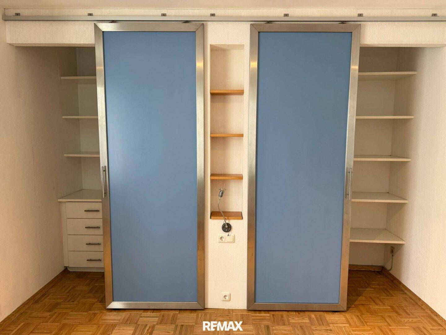 Schlafzimmer Schrankverbau - Offen