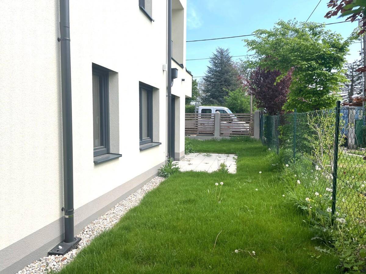 Garten seitlich