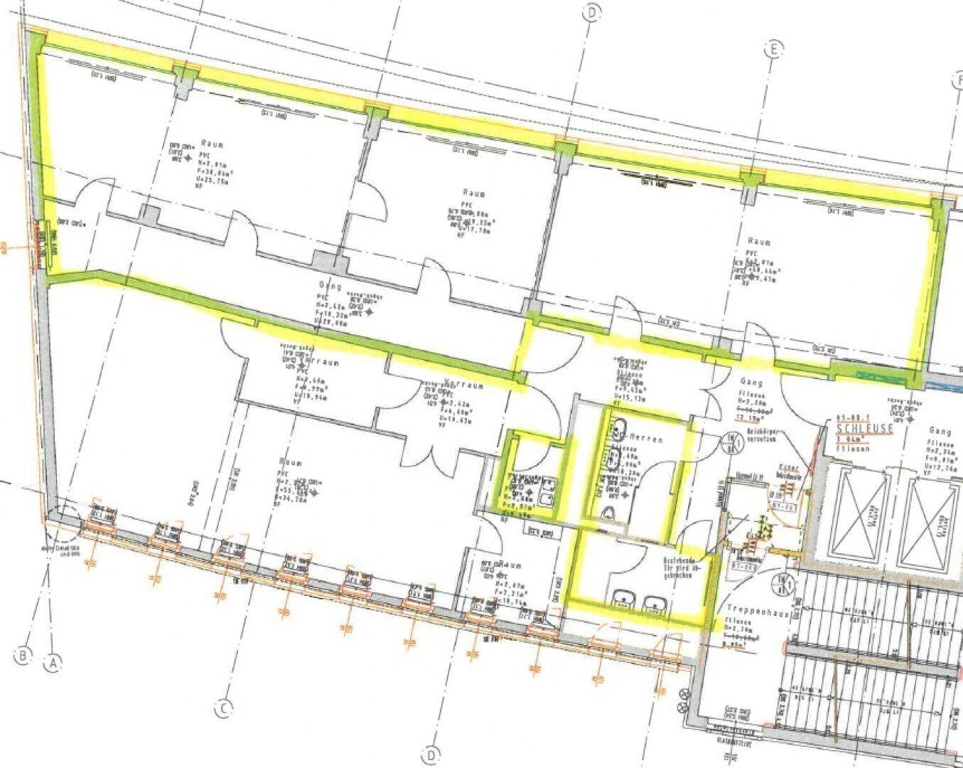 Detaillierter Grundriss mit hervorgehobenen Bereichen, der die Raumaufteilung und Zugänge zeigt.