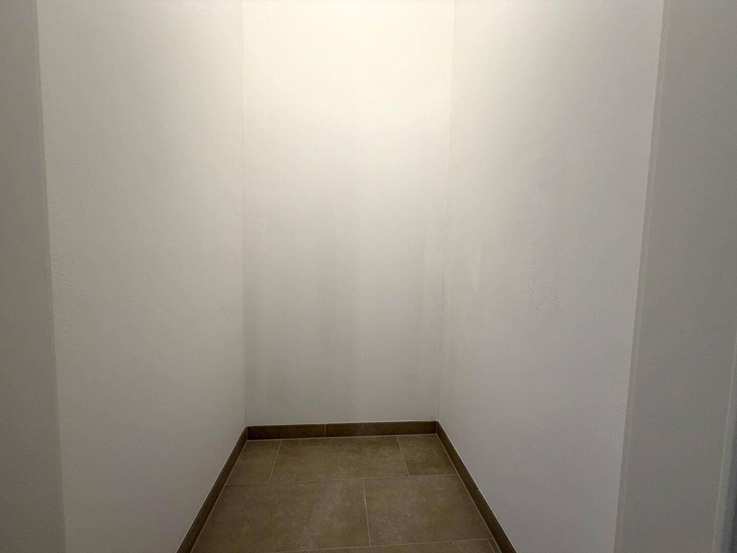 2-Zimmer-Balkon-Wohnung mit Abstellraum in Ruhelage | Nähe U1 Kagraner Platz - Ansicht 6