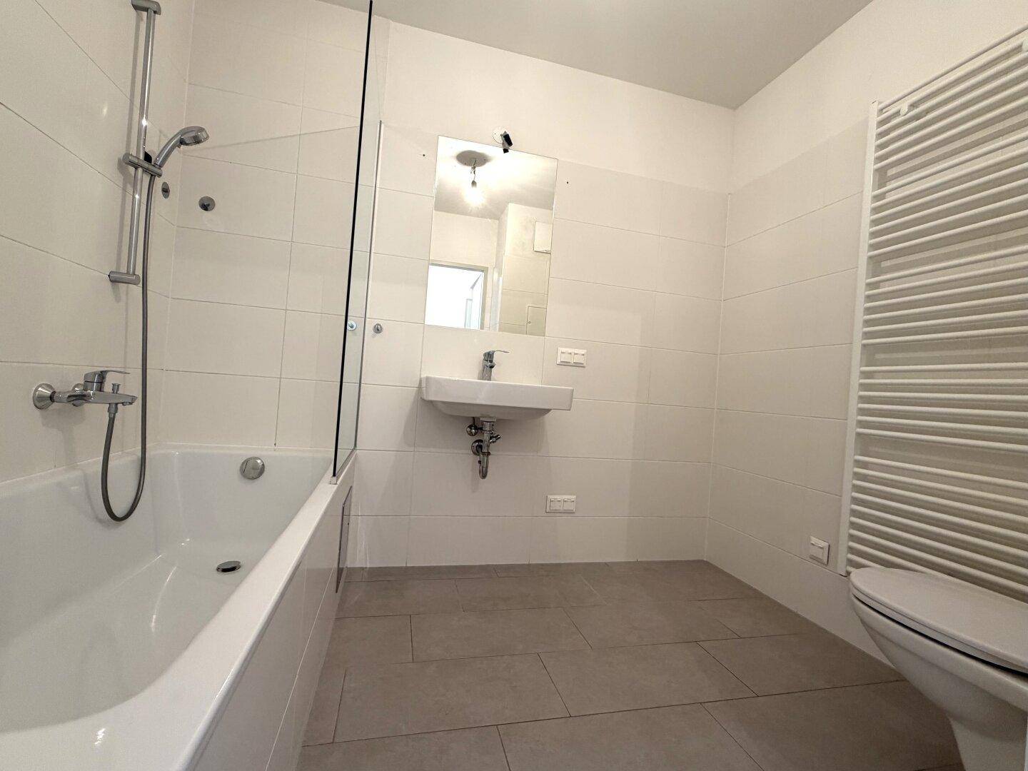 Sehr schöne Wohnung in Ruhelage mit Grünblick | Haltestelle Hopfengasse Linien 26 und 27 &amp; 36A und 36B - Widok 5