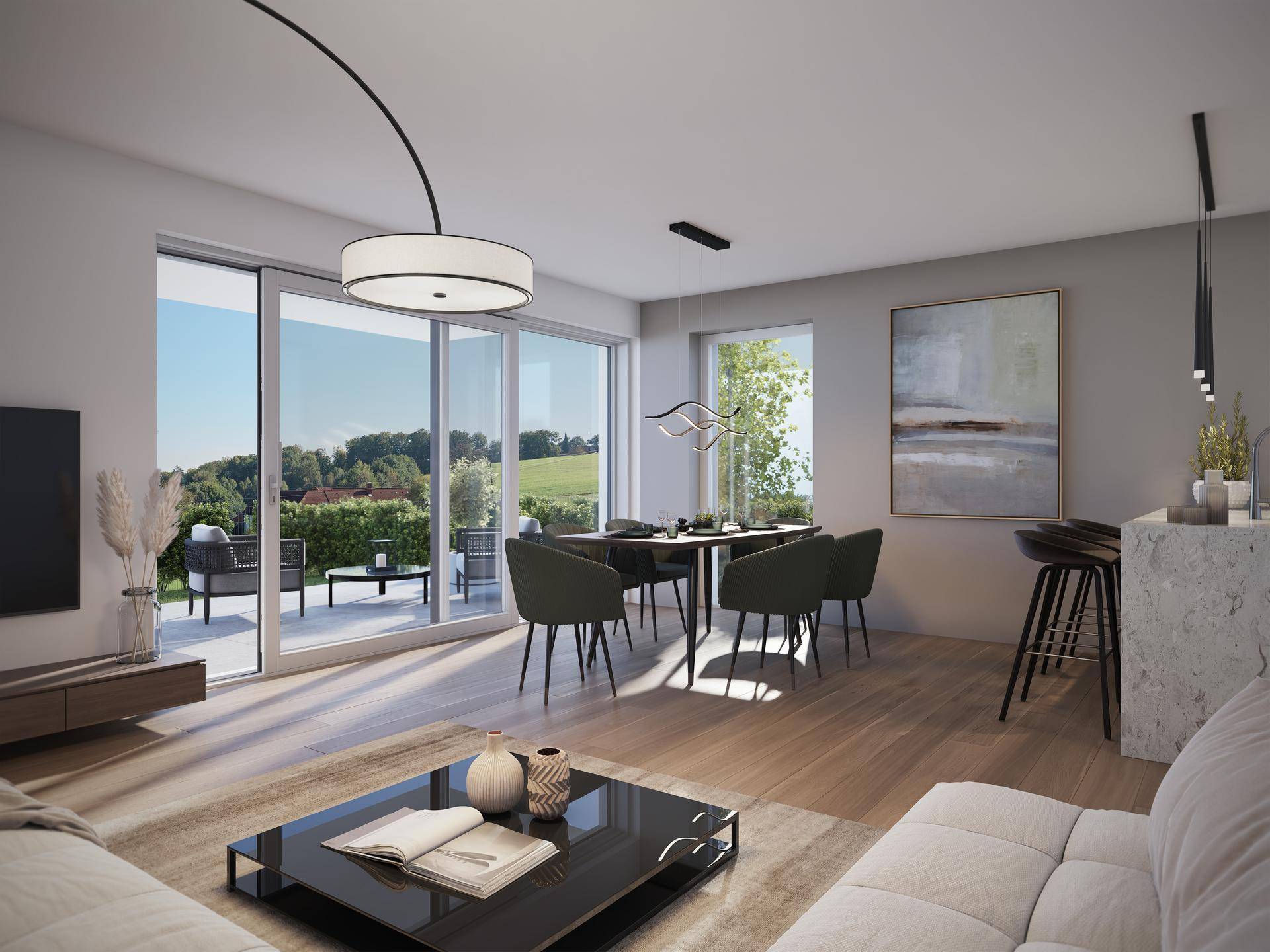 Heller offener Wohn-Essbereich mit Holzboden, großen Fenstern und Zugang zur Terrasse.