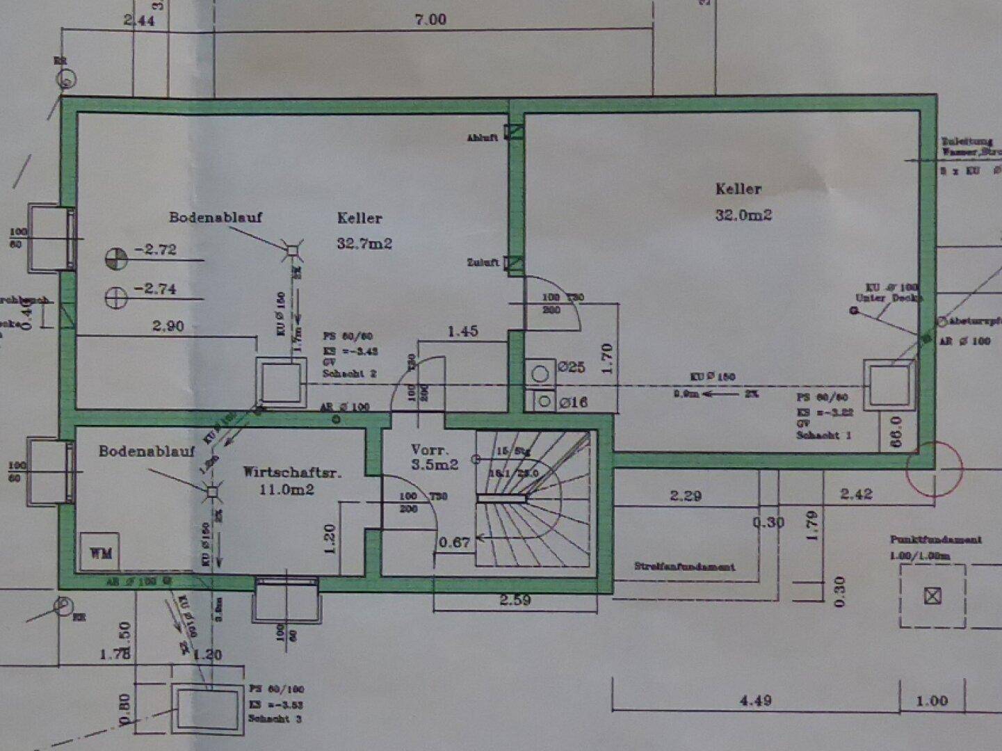 Grundriss des Kellers mit Wirtschaftsraum und zwei großen Kellerbereichen.