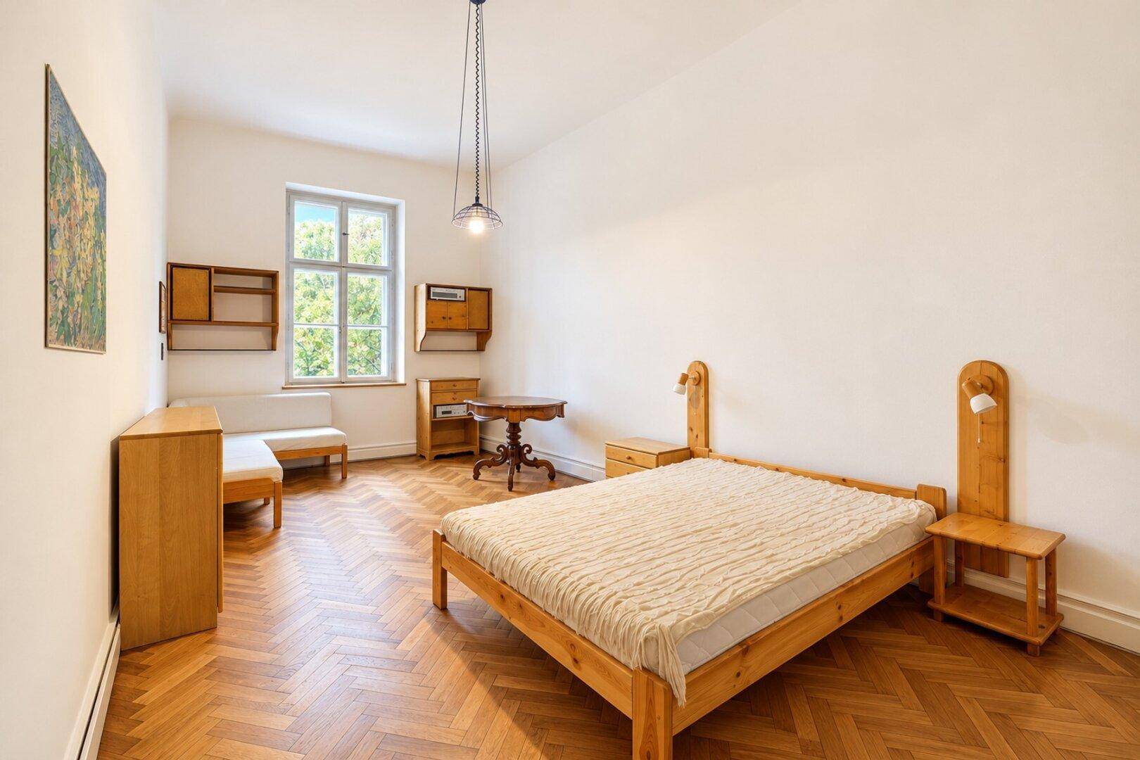 Schlafzimmer 1