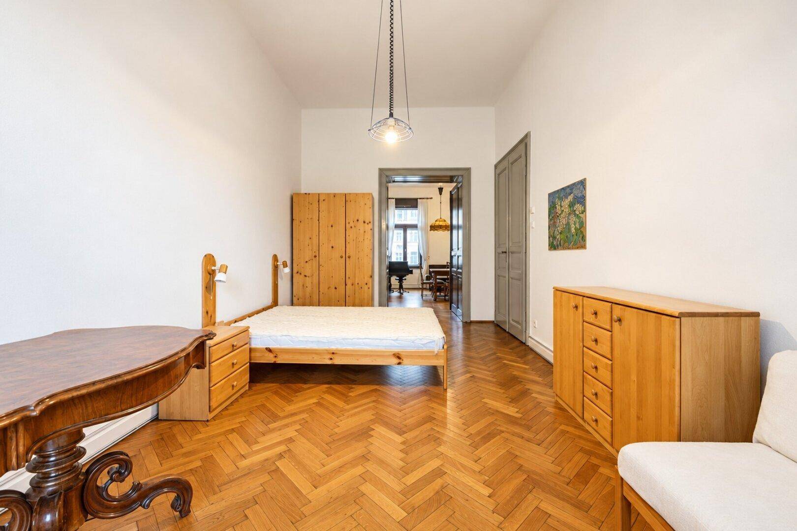 Schlafzimmer 1