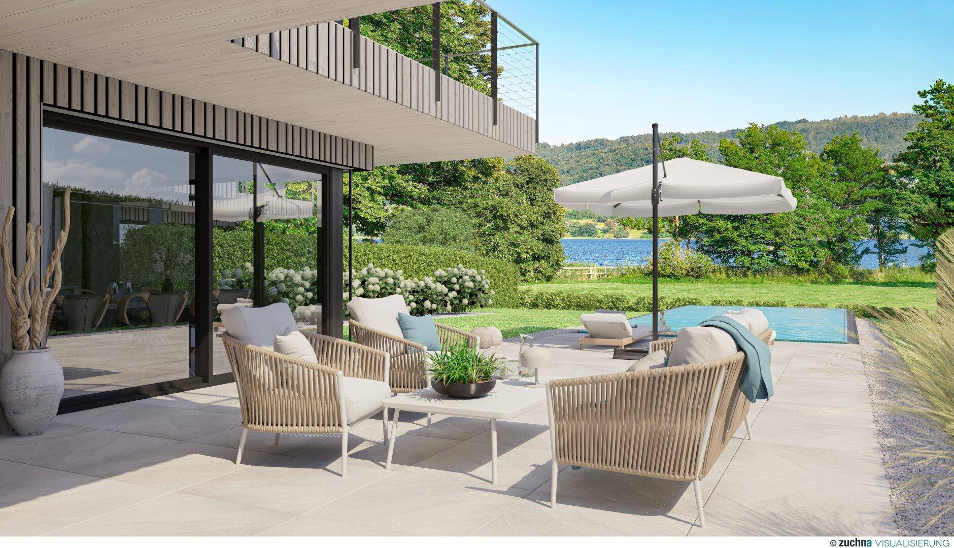 Geräumige Terrasse mit modernen Sitzgelegenheiten, Pool und idyllischem Seeblick.