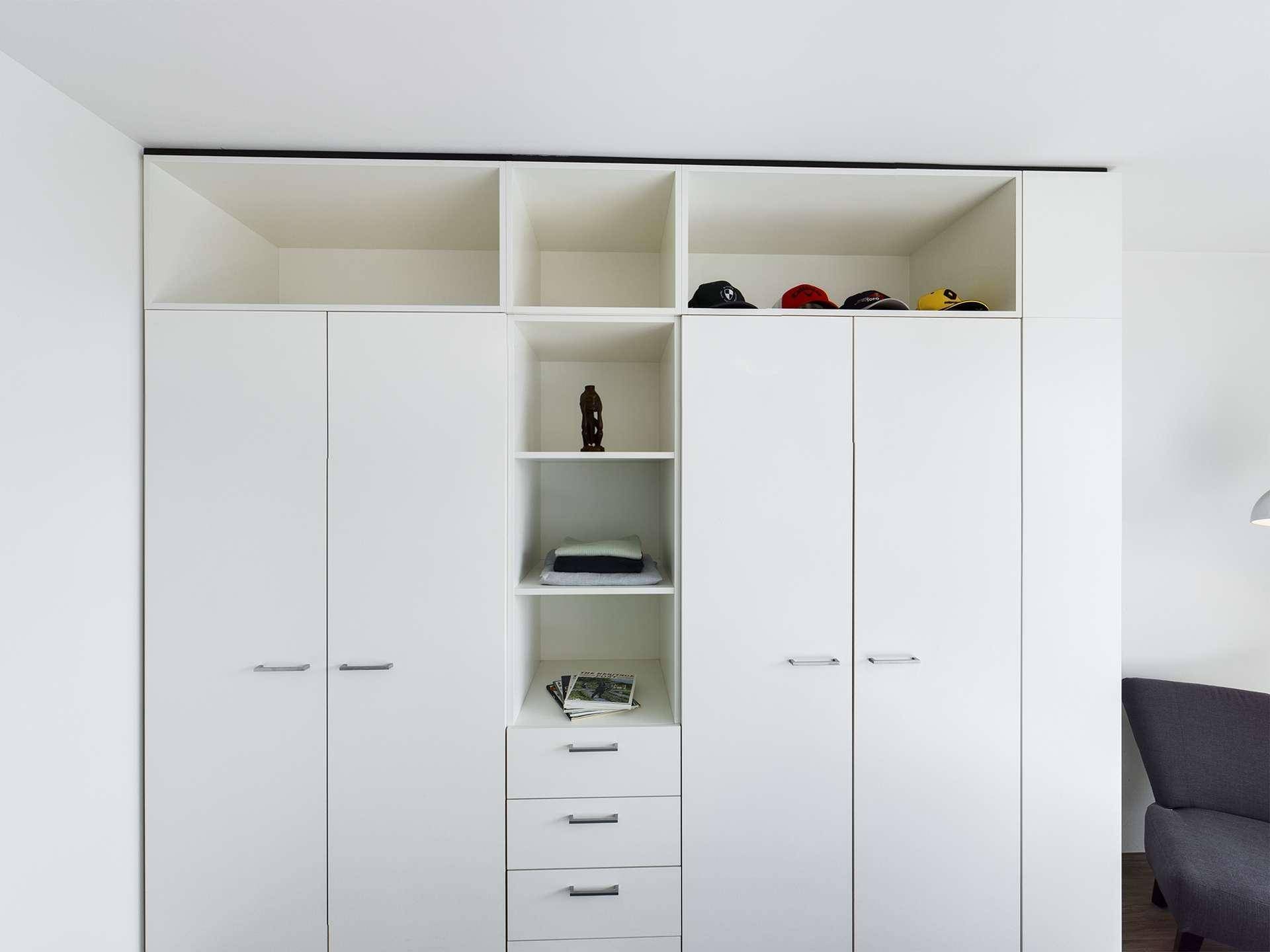 Kleiderschrank