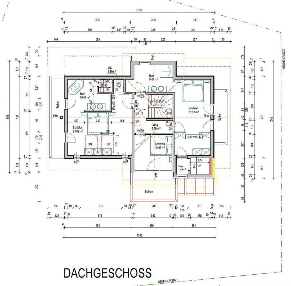 Grundriss des Dachgeschosses mit Schlafzimmern, Bädern und Balkonen.