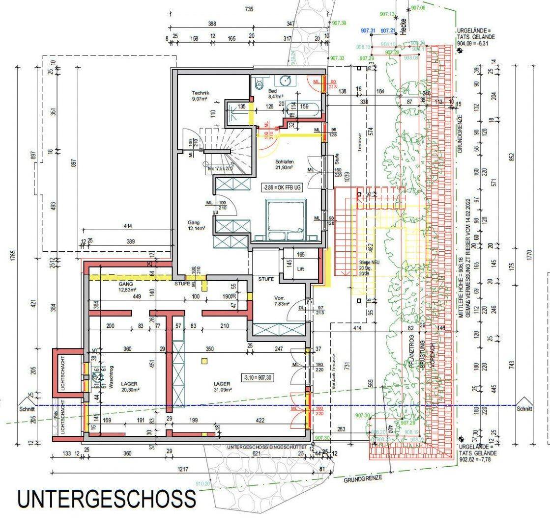 Grundriss des Untergeschosses mit Lagerflächen, Technikraum und einem Schlafzimmer.