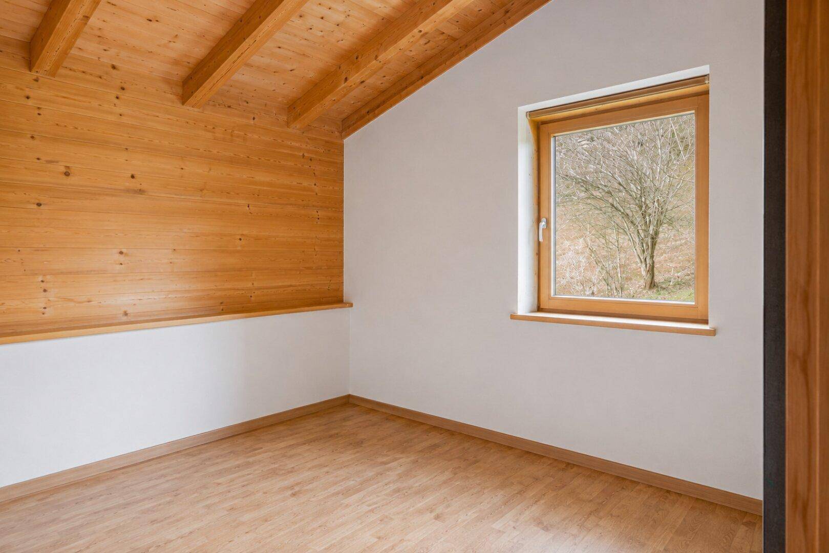 Schlafzimmer 2. 1 OG.