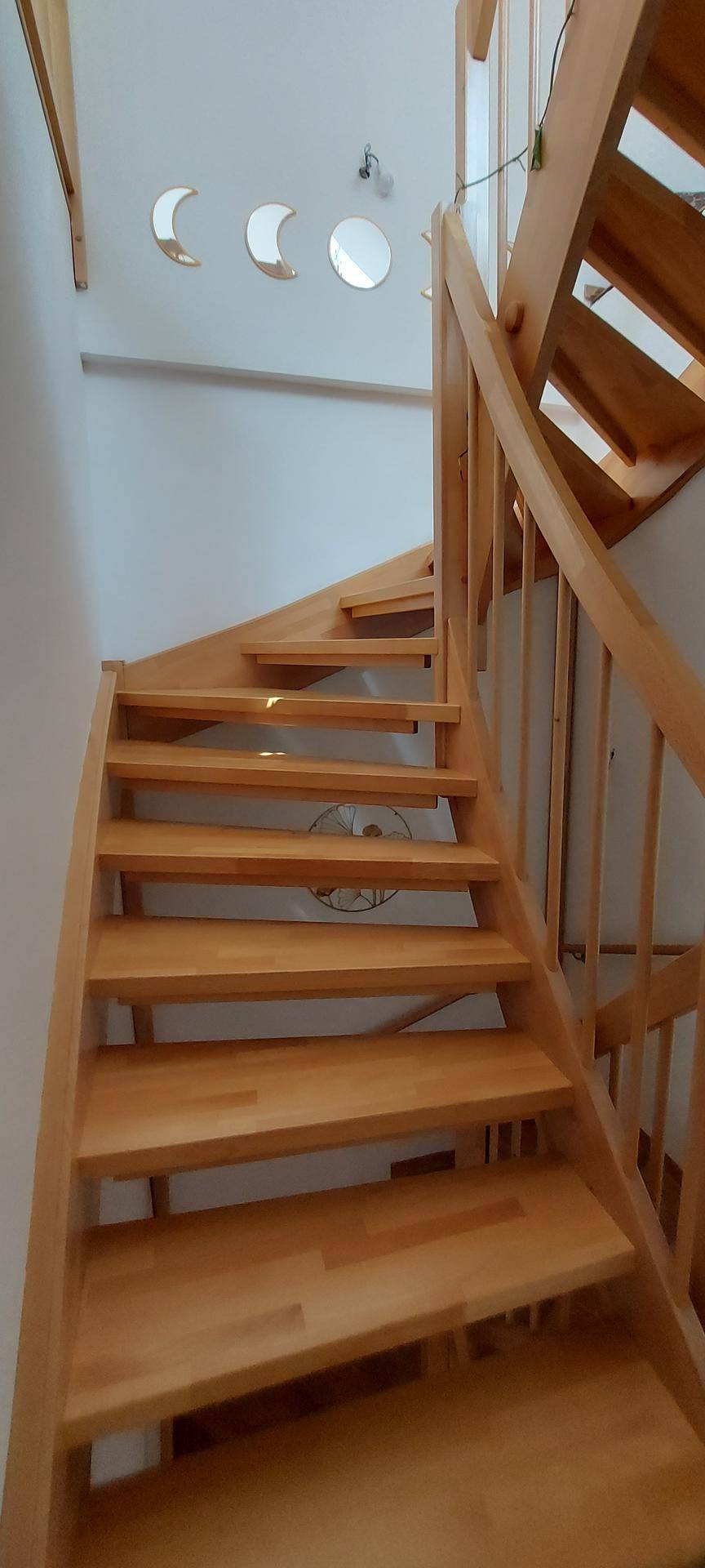 Treppe zu Spitzboden