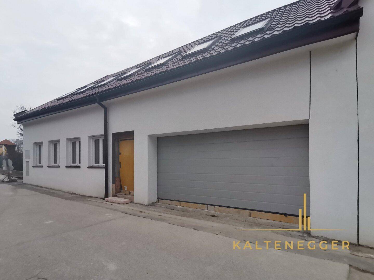 Haus inkl. Garage von außen