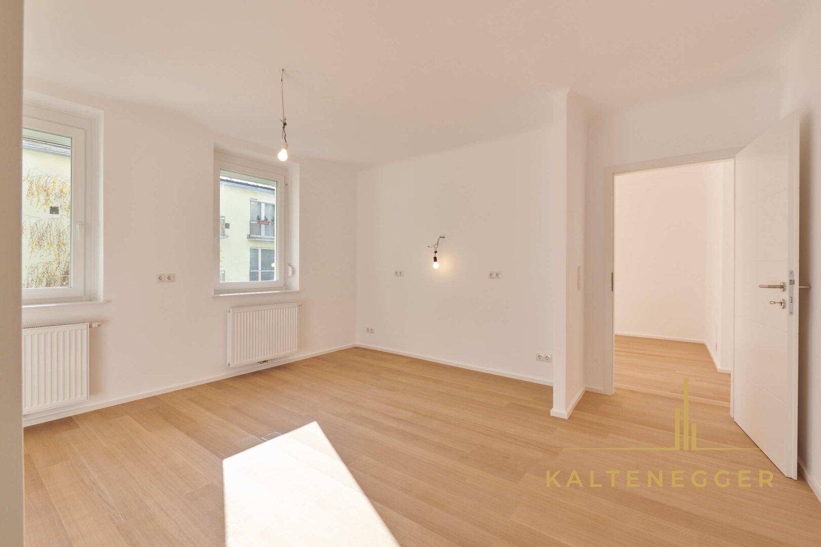 Wohnküche ca. 13,13 m² mit Blick in das Zimmer ca. 17,10 m²