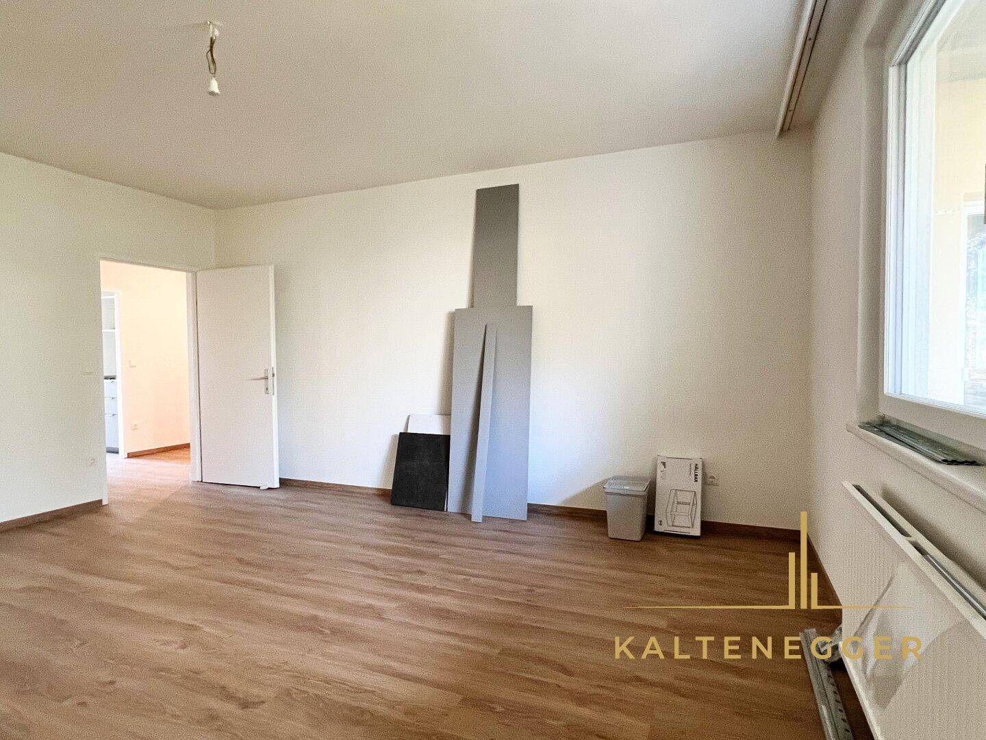 Schlafzimmer 21,34 m² neben dem Wohnzimmer