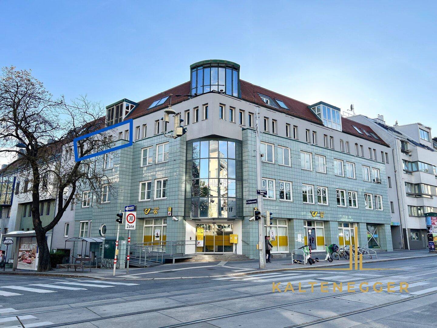 Haus von aussen - Büro im 3. Stock markiert