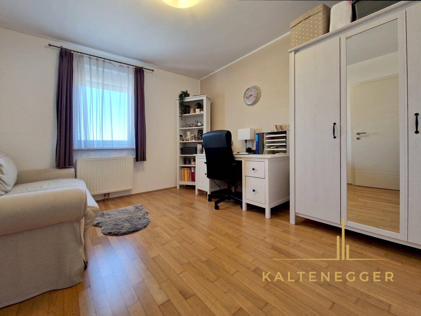 OG: Büro 12,5 m²