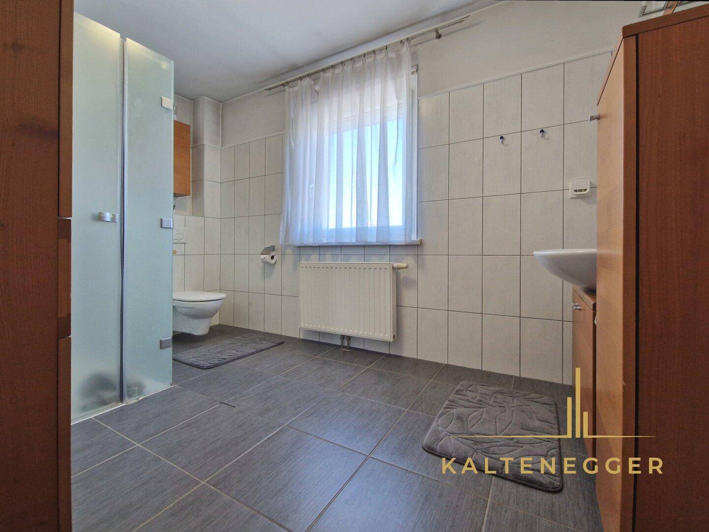 OG: Bad/WC ca. 8,11 m²